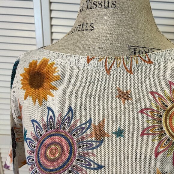 Pretty Colourful Lightweigh Sweater: Size S - Picture 8 of 12